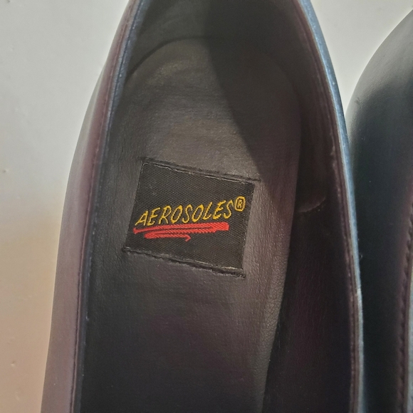 Vintage Aerosoles Classic Loafer Style Heel - Picture 5 of 9